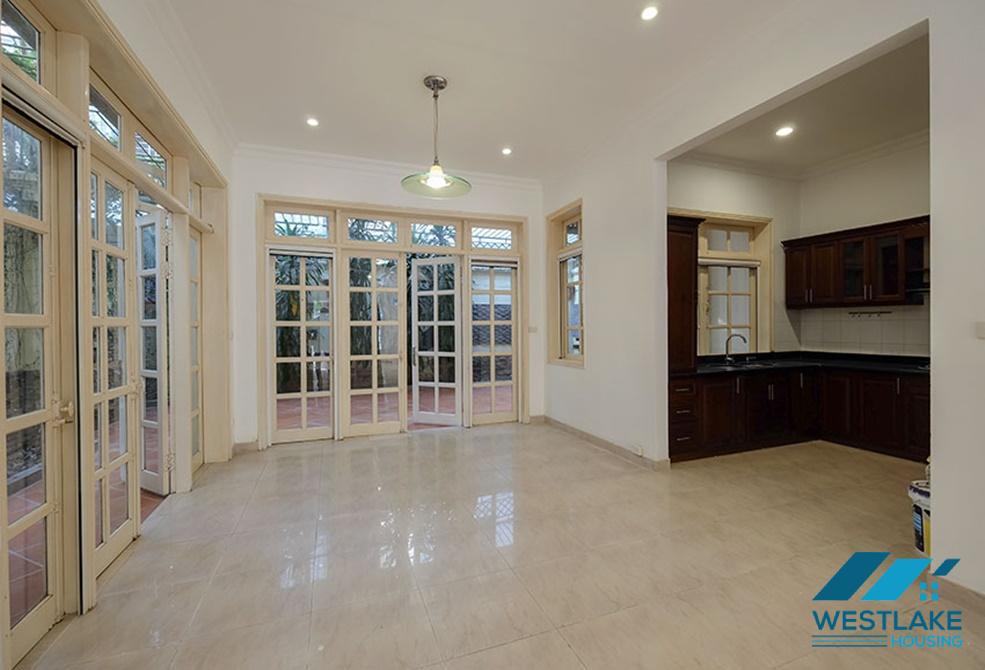 Cho thuê nhà 4 phòng ngủ tại Ciputra – Tây Hồ, Hà Nội