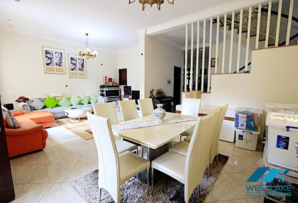 Cho thuê biệt thự lớn, đầy đủ tiện nghi tại khu C – Ciputra, Tây Hồ