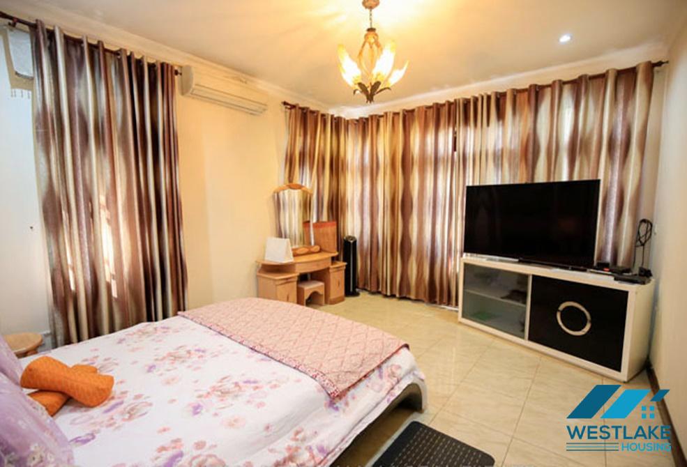 Cho thuê biệt thự lớn, đầy đủ tiện nghi tại khu C – Ciputra, Tây Hồ