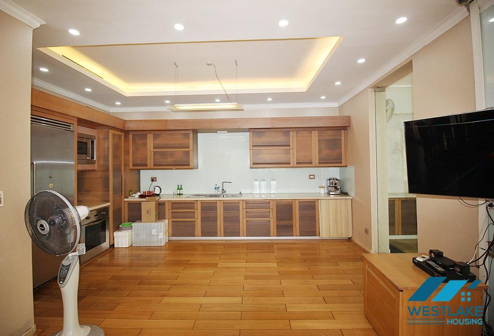 Cho thuê biệt thự sân vườn rộng 5 phòng ngủ tại khu C – Ciputra, Tây Hồ