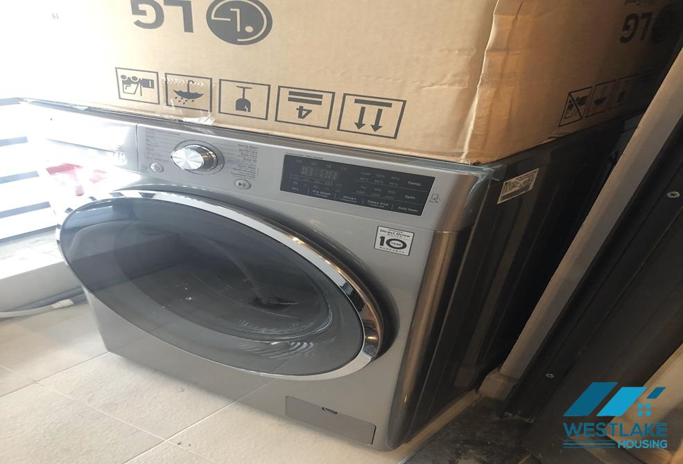 A brand new and modern 1 bedroom apartment for rent in Vinhomes Metropolis, Ba Dinh