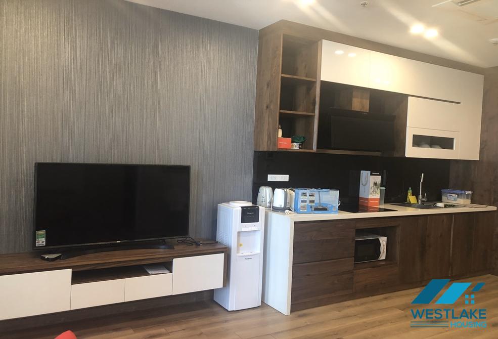 A brand new and modern 1 bedroom apartment for rent in Vinhomes Metropolis, Ba Dinh