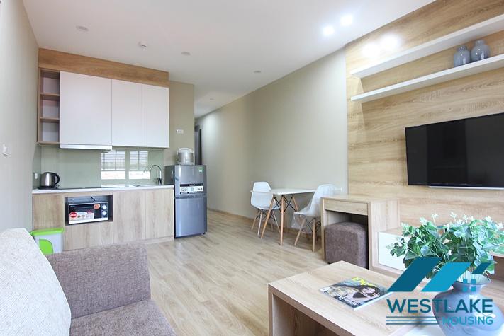 Cho Thuê Căn Hộ 1 Phòng Ngủ Đẹp, Sáng Thoáng Tại Đường Vọng Thi, Tây Hồ, Hà Nội