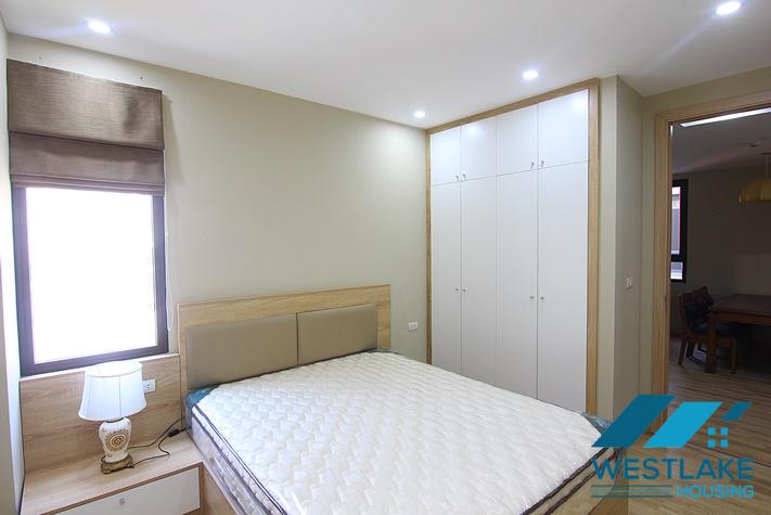 Cho Thuê Căn Hộ 2 Phòng Ngủ Đẹp, Hiện Đại, Ban Công Rộng Thoáng Tại Phố Võng Thị, Tây Hồ, Hà Nội