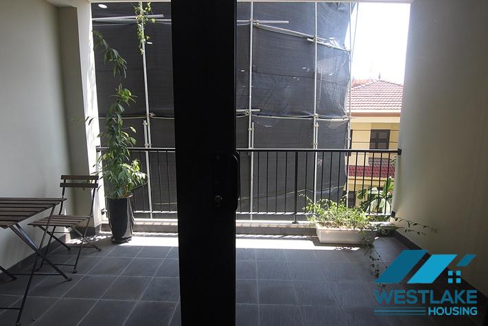 Cho Thuê Căn Hộ 2 Phòng Ngủ Đẹp, Hiện Đại, Ban Công Rộng Thoáng Tại Phố Võng Thị, Tây Hồ, Hà Nội