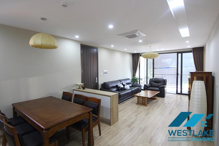 Cho Thuê Căn Hộ 2 Phòng Ngủ Đẹp, Hiện Đại, Ban Công Rộng Thoáng Tại Phố Võng Thị, Tây Hồ, Hà Nội