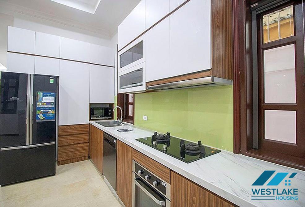 Cho thuê biệt thự vườn đẹp 5 phòng ngủ tại Block C2 – Ciputra, Tây Hồ