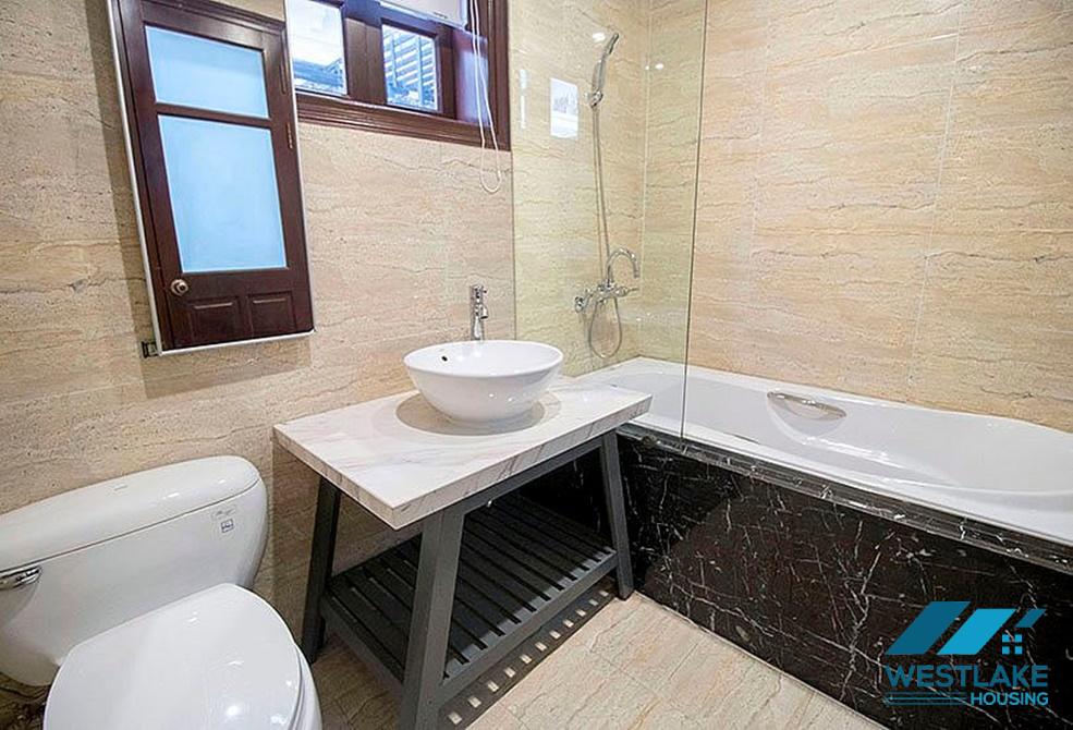 Cho thuê biệt thự vườn đẹp 5 phòng ngủ tại Block C2 – Ciputra, Tây Hồ