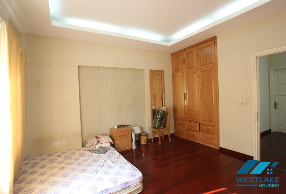 Cho thuê nhà đẹp 4 phòng ngủ tại Ciputra – Tây Hồ, Hà Nội