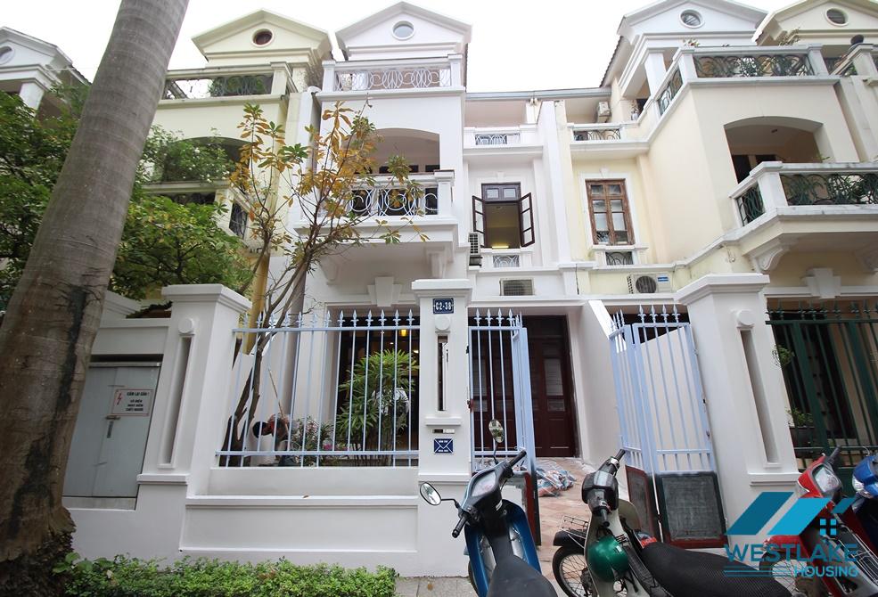 Cho thuê biệt thự 4 phòng ngủ tại khu C – Ciputra, Tây Hồ (đang cải tạo)