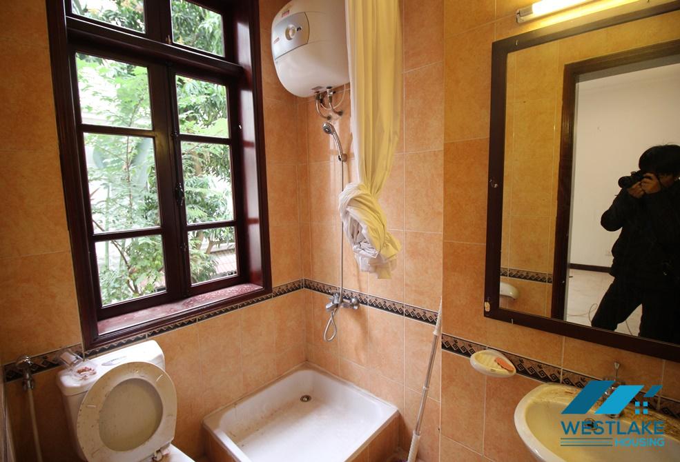 Cho thuê biệt thự 4 phòng ngủ tại khu C – Ciputra, Tây Hồ (đang cải tạo)