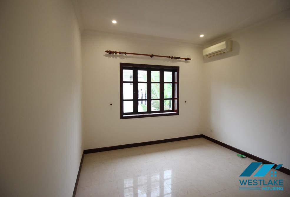 Cho thuê biệt thự 4 phòng ngủ tại khu C – Ciputra, Tây Hồ (đang cải tạo)