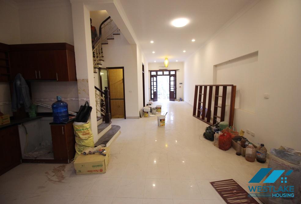 Cho thuê biệt thự 4 phòng ngủ tại khu C – Ciputra, Tây Hồ (đang cải tạo)