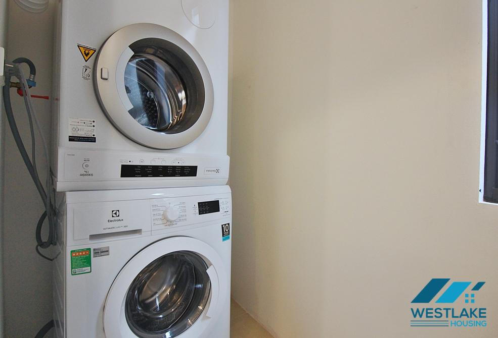 Cho Thuê Căn Hộ 1 Phòng Ngủ Rộng Đẹp Thoáng Sáng Tai Đặng Thái Mai, Tây Hồ, Hà Nội.