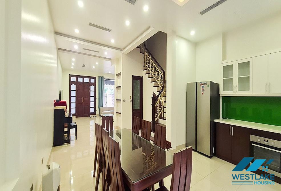 Cho thuê biệt thự 4 phòng ngủ tại khu C – Ciputra, Tây Hồ