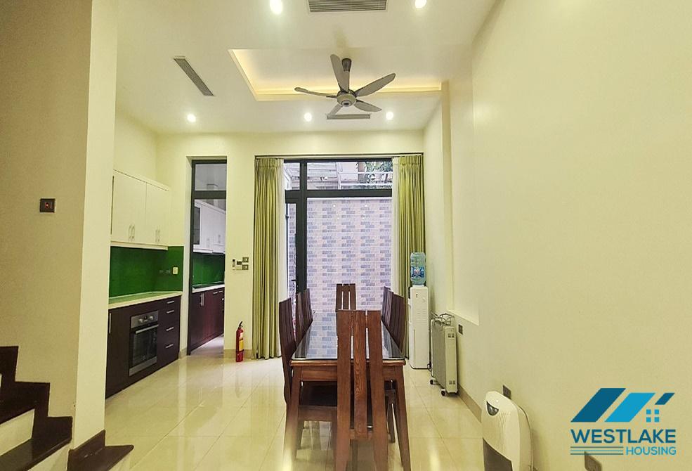 Cho thuê biệt thự 4 phòng ngủ tại khu C – Ciputra, Tây Hồ