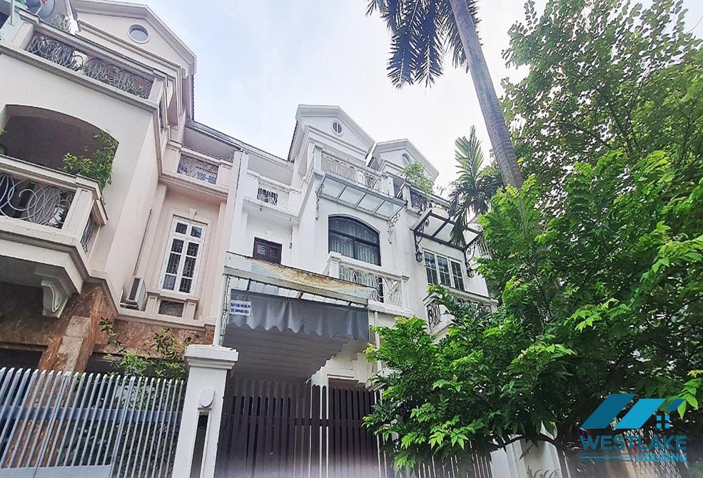 Cho thuê biệt thự 4 phòng ngủ tại khu C – Ciputra, Tây Hồ