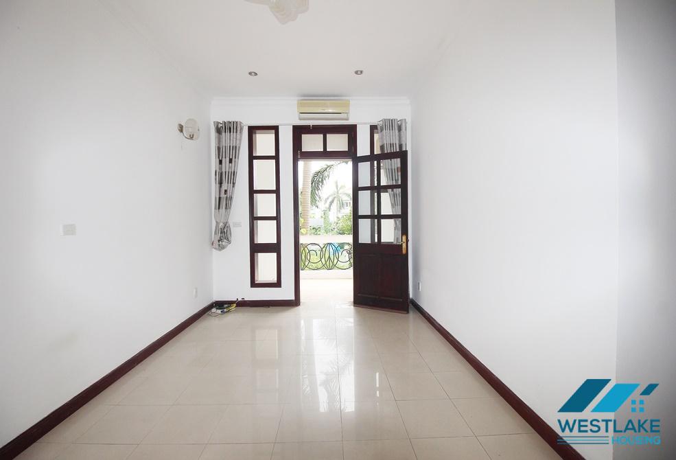 Cho thuê nhà 4 phòng ngủ tại Ciputra – Không gian xanh, an toàn cho gia đình