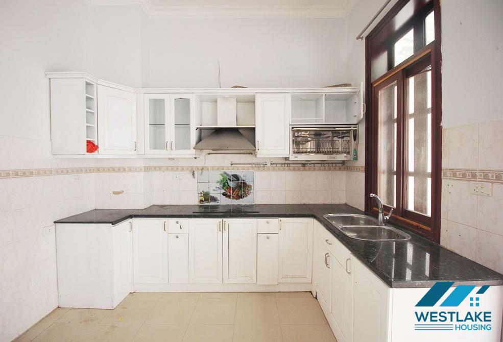 Cho thuê nhà 4 phòng ngủ tại Ciputra – Không gian xanh, an toàn cho gia đình