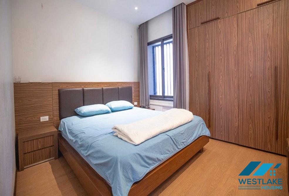 Spacious, high-quality 1-bedroom apartment for rent in Xuan Dieu, Tay Ho