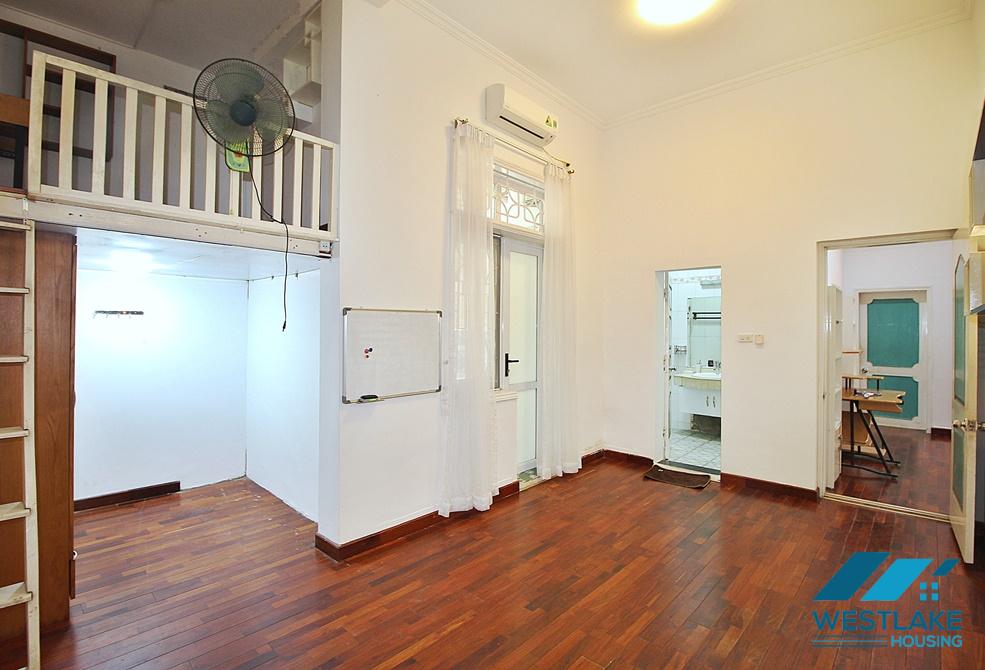 A cheap 3 bedroom apartment for rent in Tay Ho, Ha Noi