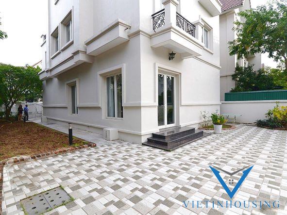 Cho thuê biệt thự đường Hoa Sữa, Vinhome Riverside