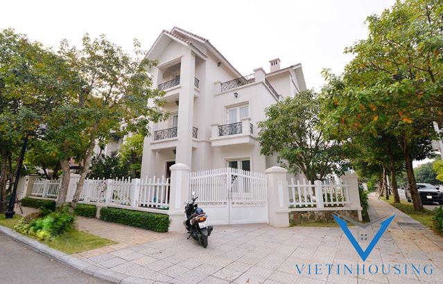 Cho thuê biệt thự đường Hoa Sữa, Vinhome Riverside