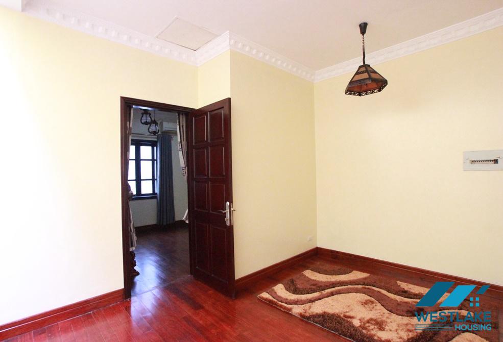 Cho thuê nhà đẹp 3 phòng ngủ tại khu T – Ciputra, Tây Hồ, Hà Nội