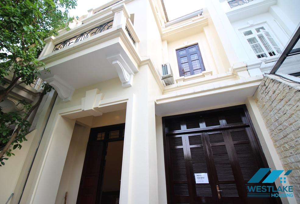 Cho thuê nhà đã được sửa sang lại với thiết kế đẹp tại khu C, quận Ciputra, Tây Hồ, Hà Nội.