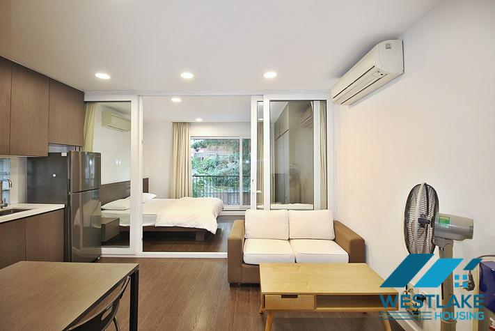Cho Thuê Căn Hộ Một Phòng Ngủ Mới Cải Tạo Lại Đẹp, Thoáng Mát Tại Tô Ngọc Vân, Tây Hồ, Hà Nội Cho Thuê Căn Hộ Một Phòng Ngủ Mới Cải Tạo Lại Đẹp, Thoáng Mát Tại Tô Ngọc Vân, Tây Hồ, Hà Nội