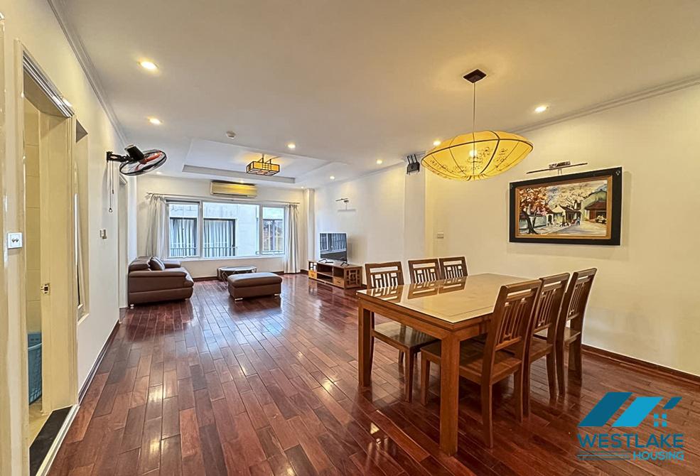 Cho Thuê Căn Hộ 2 Phòng Ngủ Mới Được Cải Tạo, Rộng Đẹp Thoáng Sáng Tại Phố Tô Ngọc Vân Tây Hồ, Hà Nội.