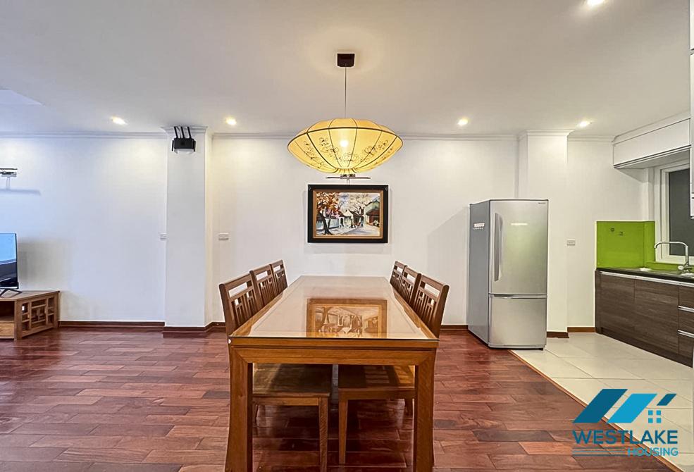 Cho Thuê Căn Hộ 2 Phòng Ngủ Mới Được Cải Tạo, Rộng Đẹp Thoáng Sáng Tại Phố Tô Ngọc Vân Tây Hồ, Hà Nội.