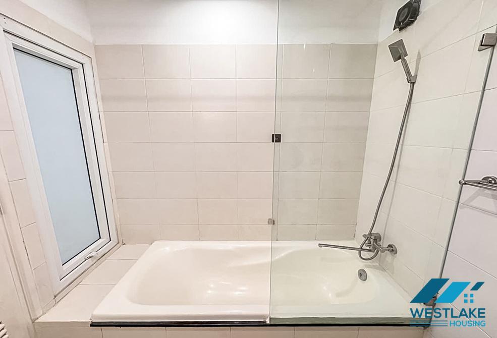 Cho Thuê Căn Hộ 2 Phòng Ngủ Mới Được Cải Tạo, Rộng Đẹp Thoáng Sáng Tại Phố Tô Ngọc Vân Tây Hồ, Hà Nội.