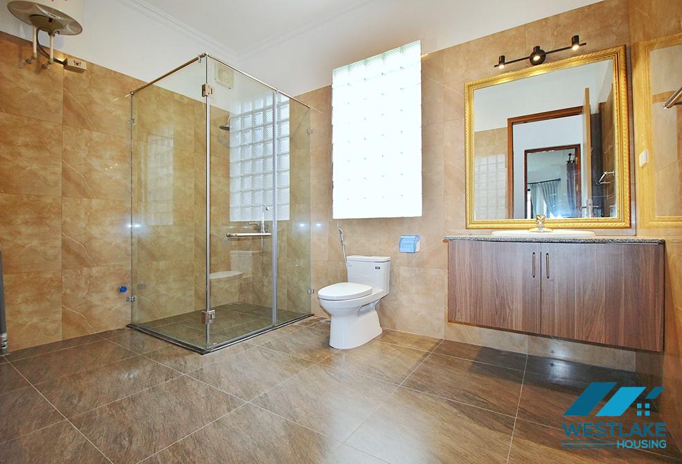 Beautifull house with huge garden for rent in Tay Ho area, Ha Noi