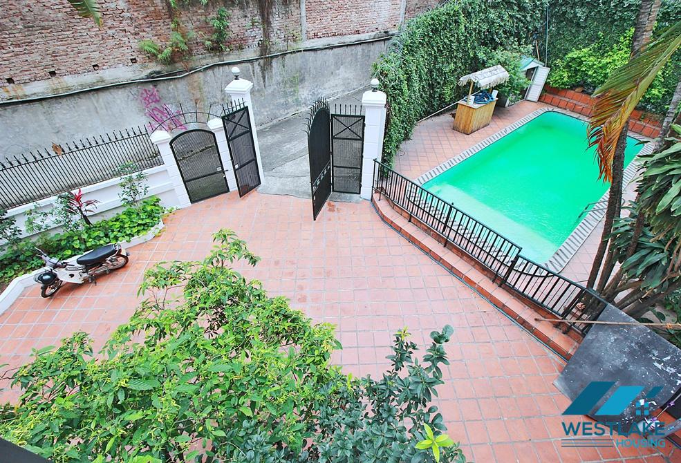 Beautifull house with huge garden for rent in Tay Ho area, Ha Noi