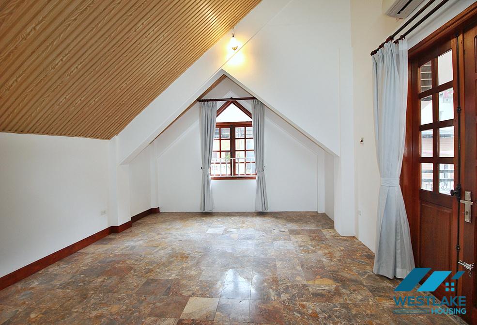 Beautifull house with huge garden for rent in Tay Ho area, Ha Noi