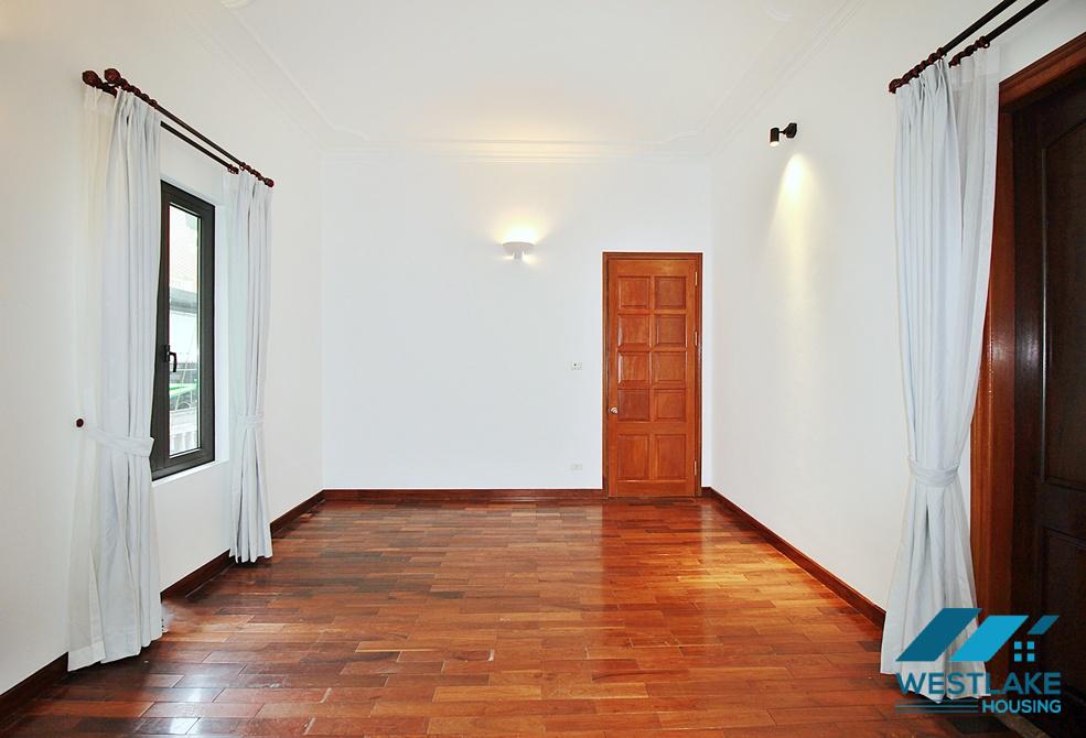 Beautifull house with huge garden for rent in Tay Ho area, Ha Noi