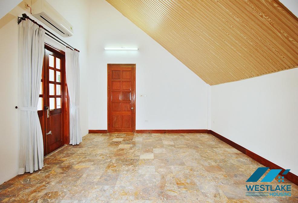 Beautifull house with huge garden for rent in Tay Ho area, Ha Noi