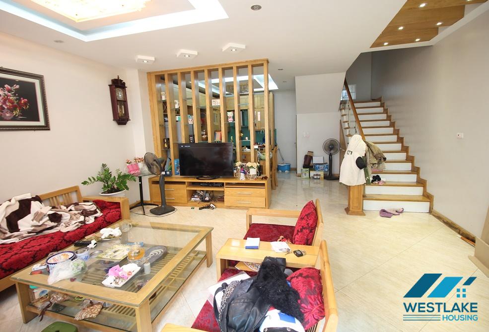 An affordable house for rent in Au Co, Tay Ho An affordable house for rent in Au Co, Tay Ho