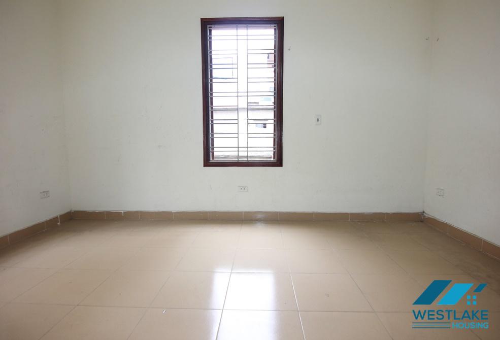 An unfurnished cheap house for rent in Au Co, Tay Ho