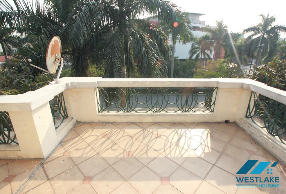 Cho thuê nhà rộng rãi tại Ciputra – Khu C, Tây Hồ, Hà Nội Cho thuê nhà rộng rãi tại Ciputra – Khu C, Tây Hồ, Hà Nội