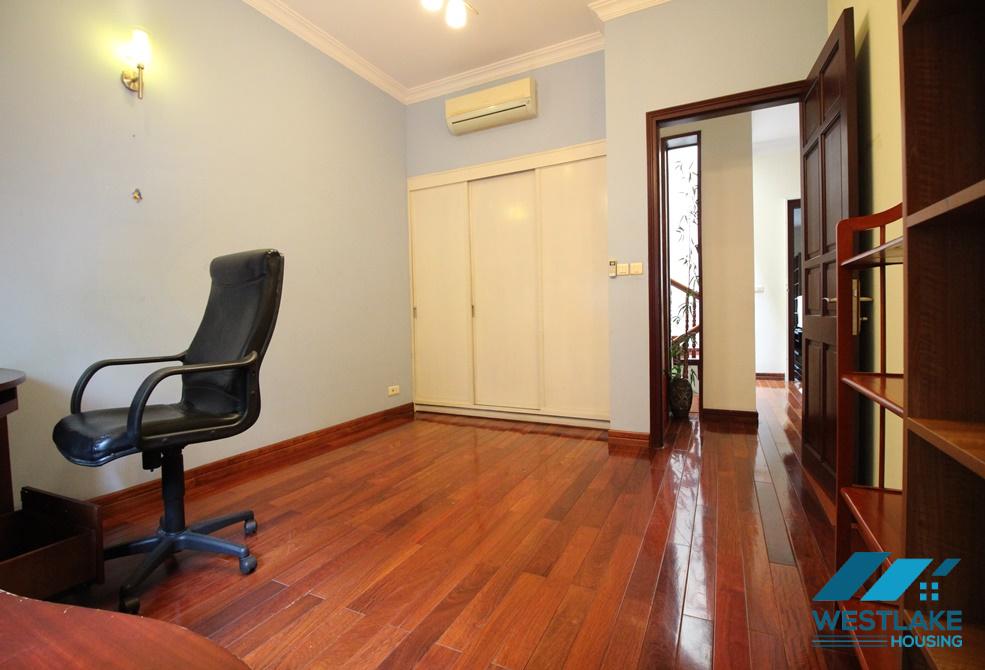 Cho thuê biệt thự sang trọng tại Ciputra – Khu C, Tây Hồ, Hà Nội