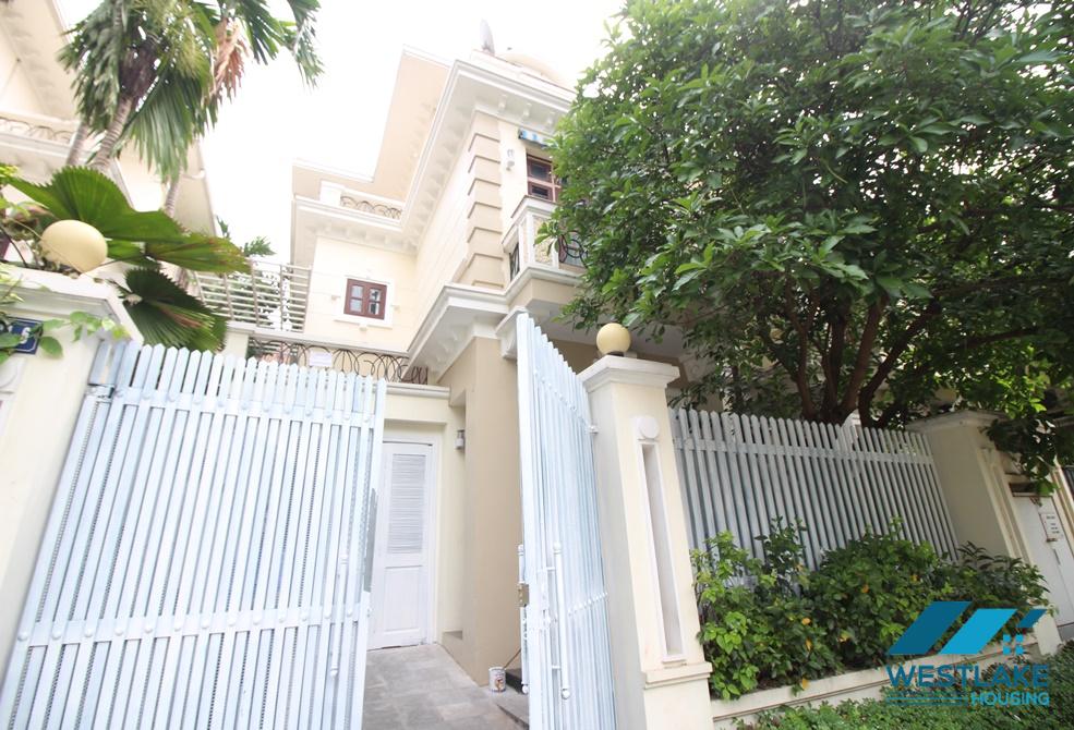 Cho thuê biệt thự sang trọng tại Ciputra – Khu C, Tây Hồ, Hà Nội