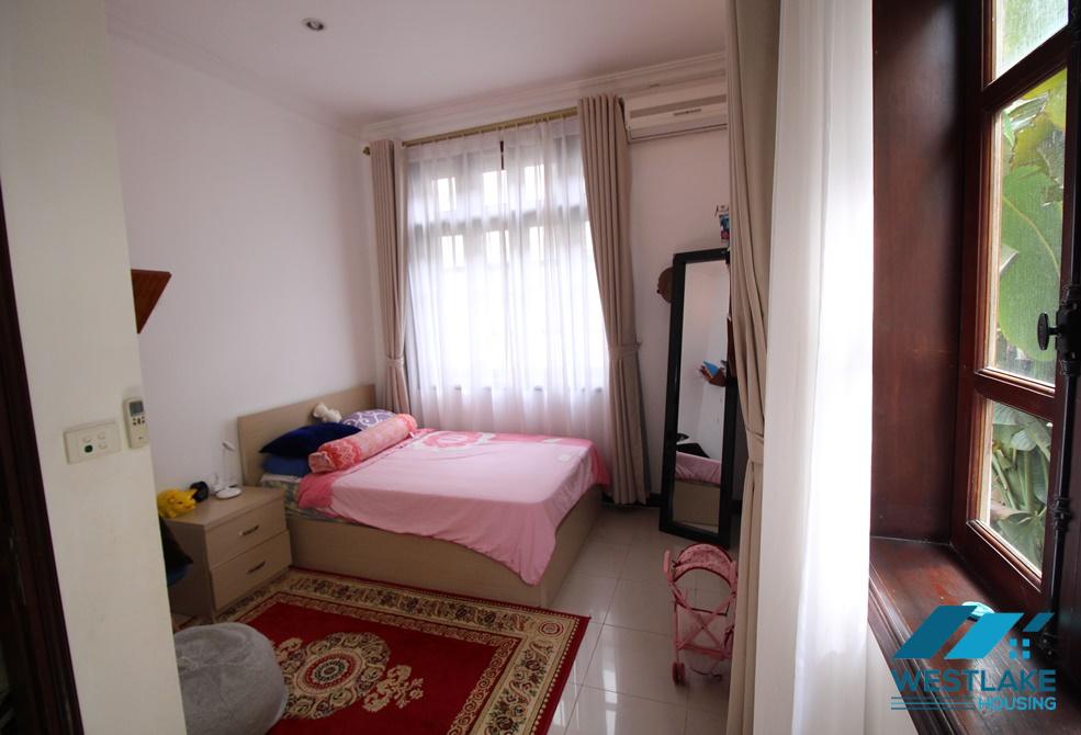 Cho thuê biệt thự đẹp có vườn tại Ciputra – Khu C, Tây Hồ, Hà Nội