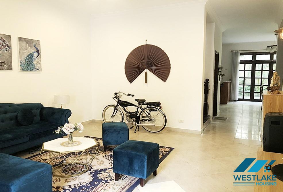 Cho thuê nhà gia đình đẹp, giàu cá tính tại Ciputra – Tây Hồ
