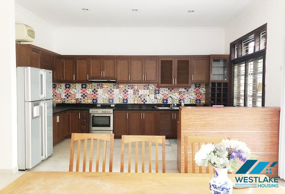 Cho thuê nhà gia đình đẹp, giàu cá tính tại Ciputra – Tây Hồ