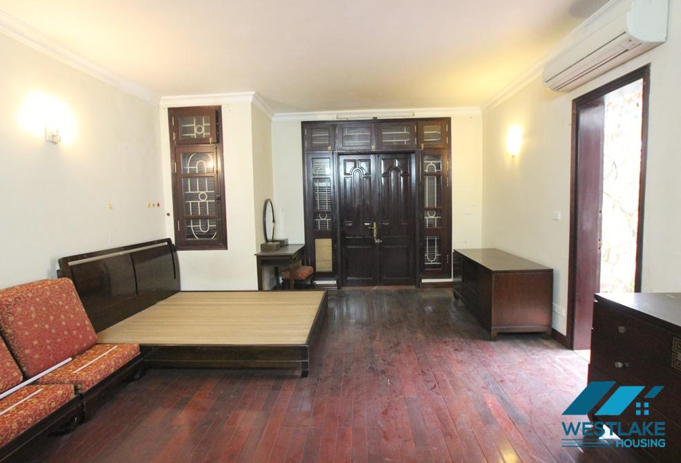 Cho thuê nhà không nội thất tại Ciputra – Khu C, Tây Hồ