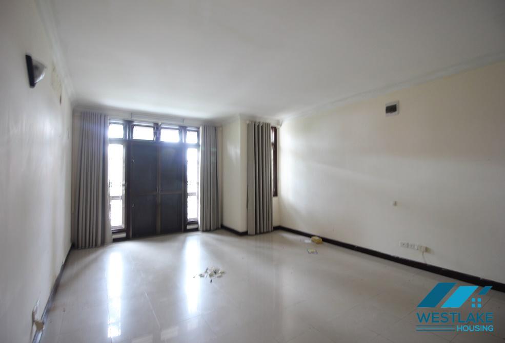 Cho thuê nhà giá hợp lý tại Khu đô thị Ciputra, Hà Nội