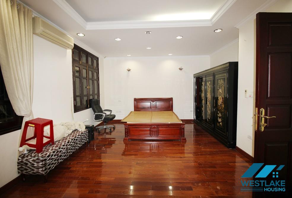 Cho thuê nhà gia đình tại Khu đô thị Ciputra, Hà Nội