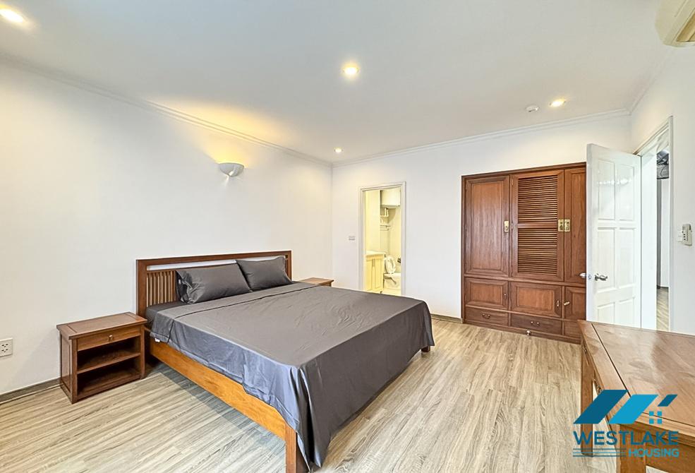 Cho Thuê Căn Hộ 2 Phòng Ngủ Mới Được Cải Tạo Tại Khu Tô Ngọc Vân, Tây Hồ, Hà Nội. Cho Thuê Căn Hộ 2 Phòng Ngủ Mới Được Cải Tạo Tại Khu Tô Ngọc Vân, Tây Hồ, Hà Nội.